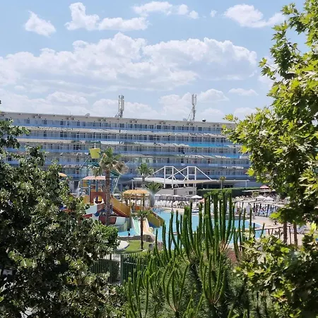 Aquapark 2bd For Family סאני ביץ'